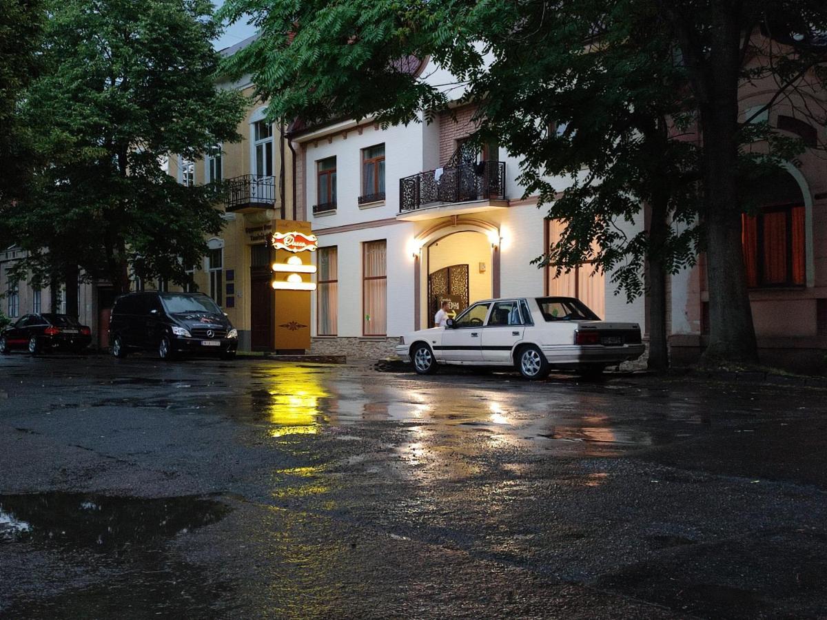 Готель-Ресторан "Олеся" Beregovo Exterior foto